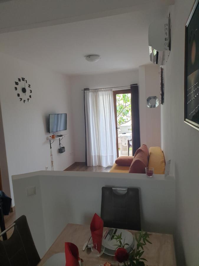 Apartment Luna Malinska Exterior photo